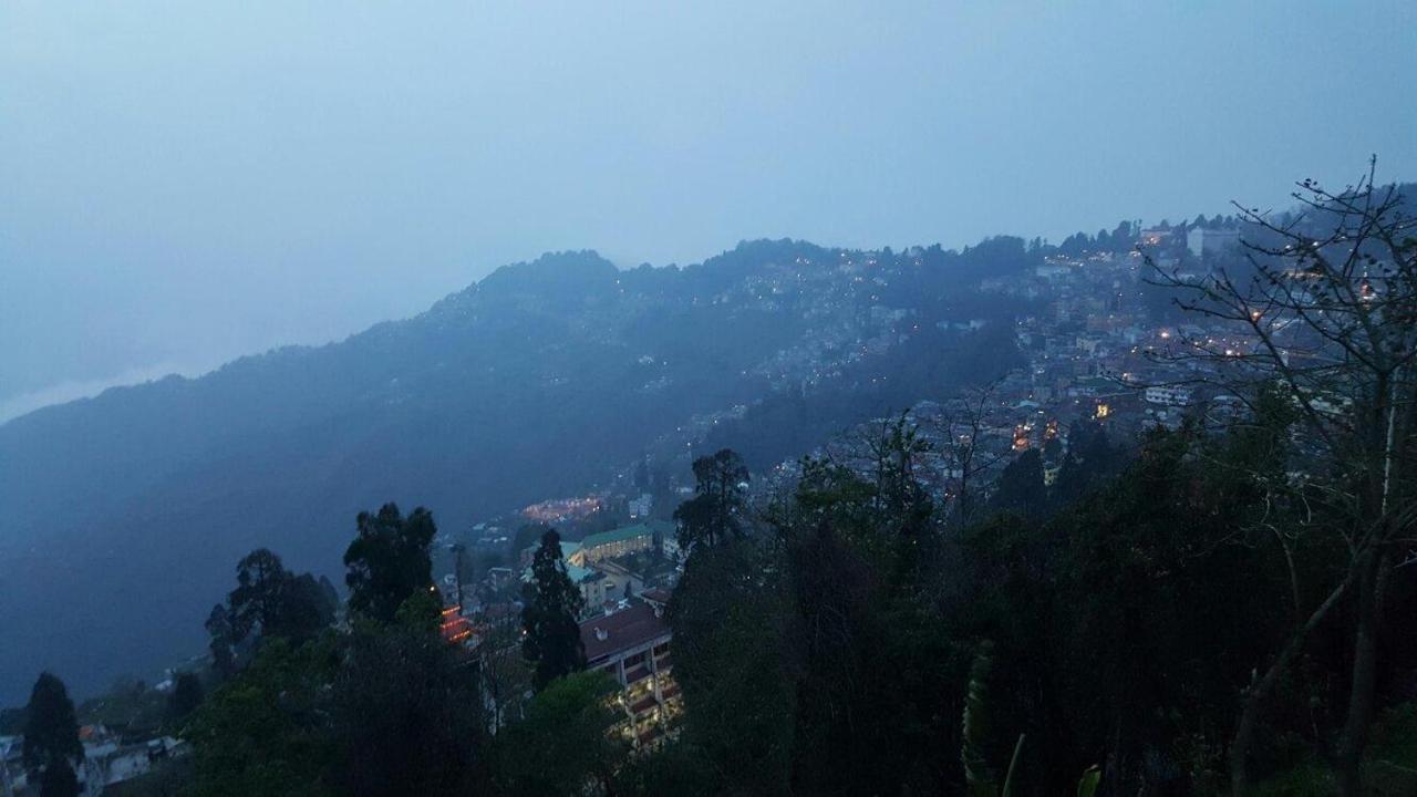 Hotel Taktsang Darjeeling Дарджилинг Экстерьер фото